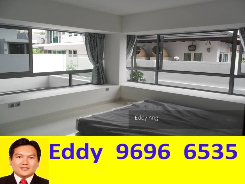 Alexis thumbnail photo